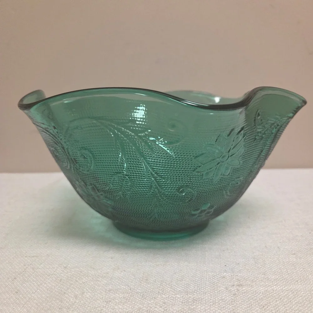 Indiana Glass Bowl Sandwich Spruce Green